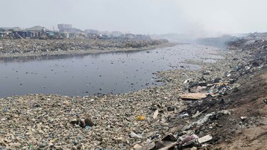 Oi London blog image of divers entering an underwater coral cave