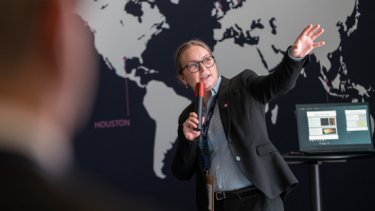 Oi blog image of a speaker presenting